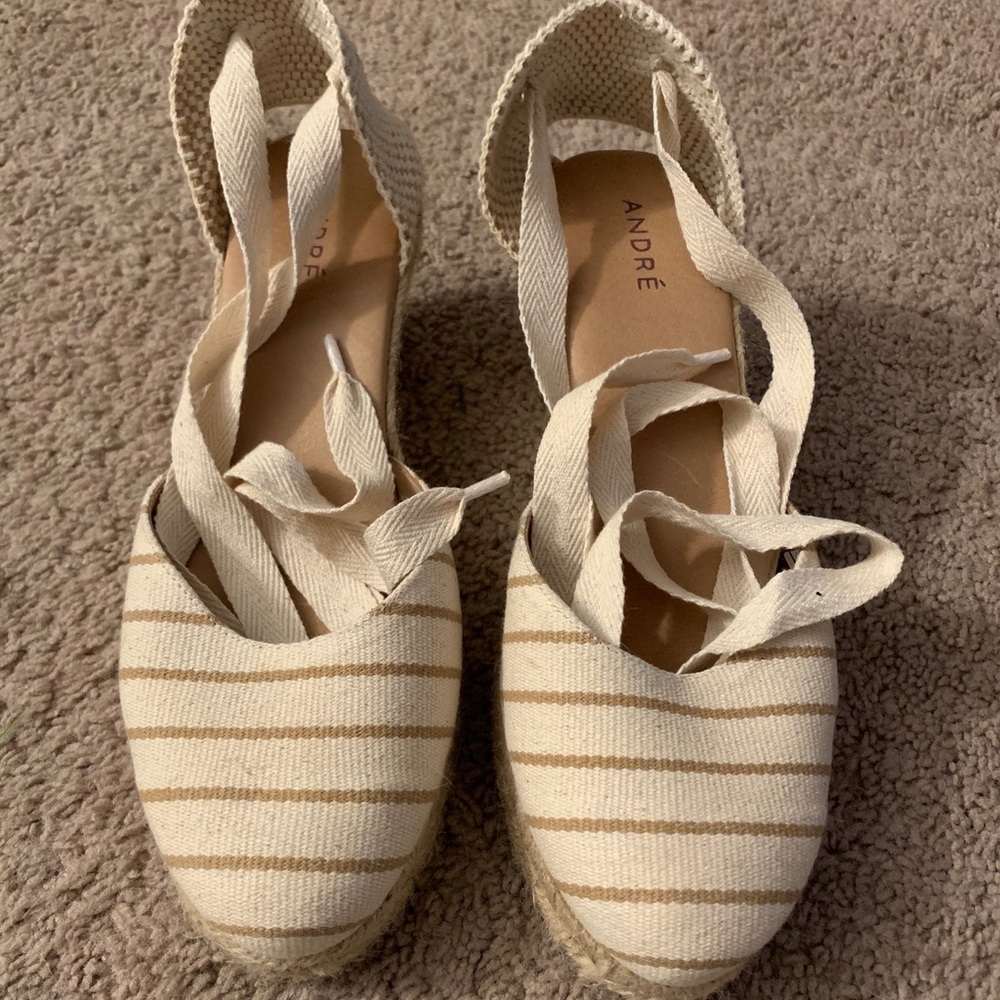 Lace up closed toe espadrille wedges
